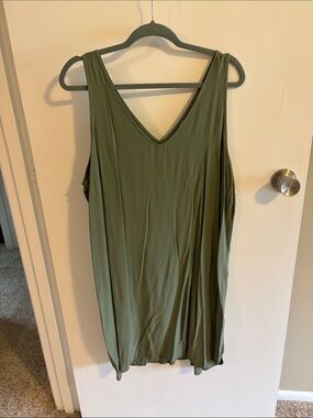 Old Navy Olive Green V-Neck Sleeveless Tank Top